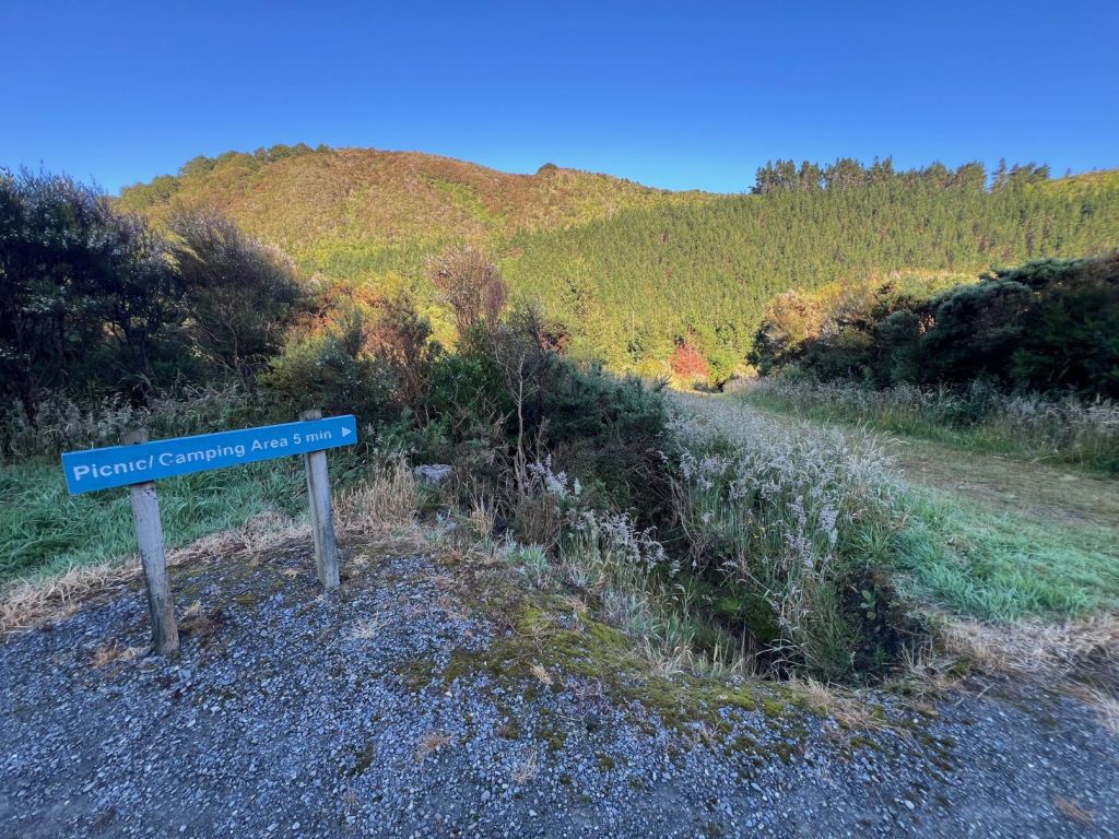 Pointing the way to the campground